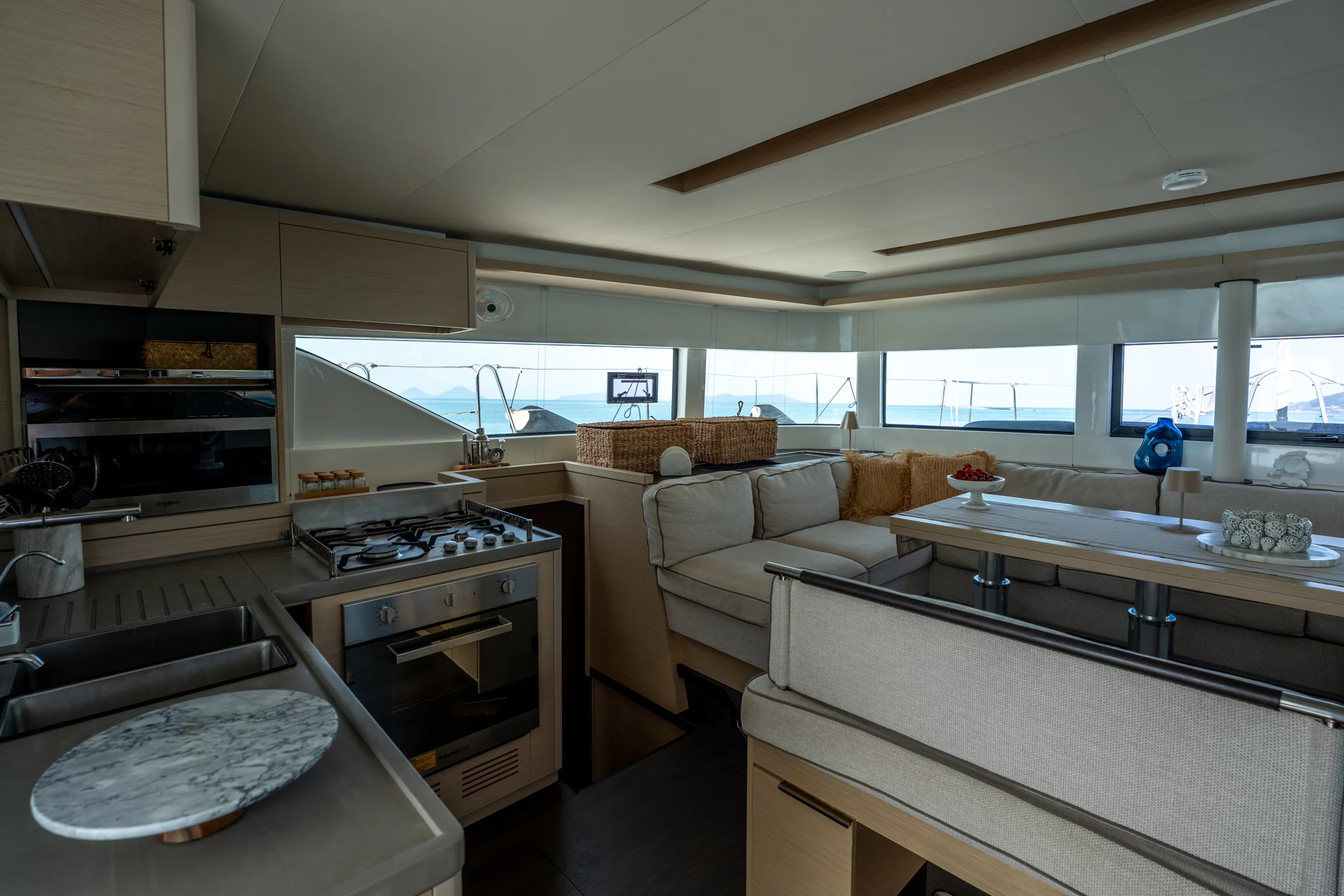 Lagoon 51 - Owner's Version (SAILUXE - Fichetto) Dinette - 5