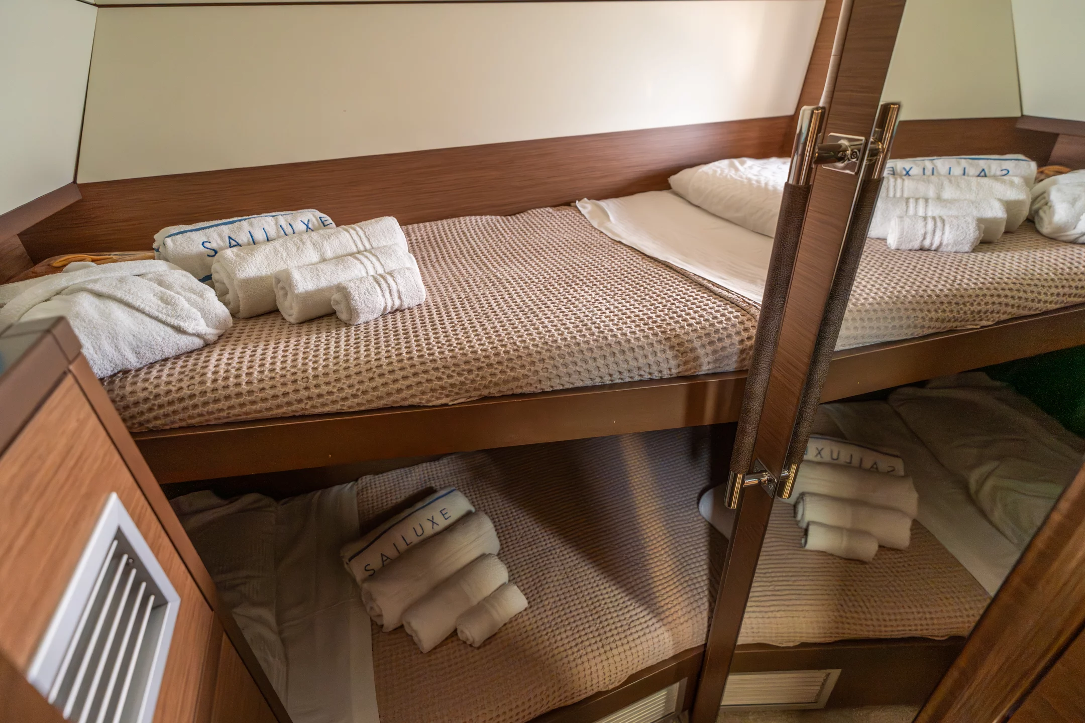 Lagoon 52F (SAILUXE - Fico) Cabin - 24