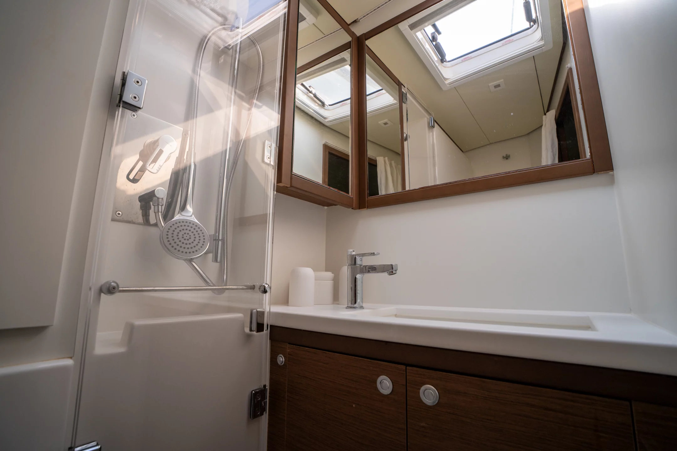 Lagoon 52F (SAILUXE - Fico) Toilet - 26