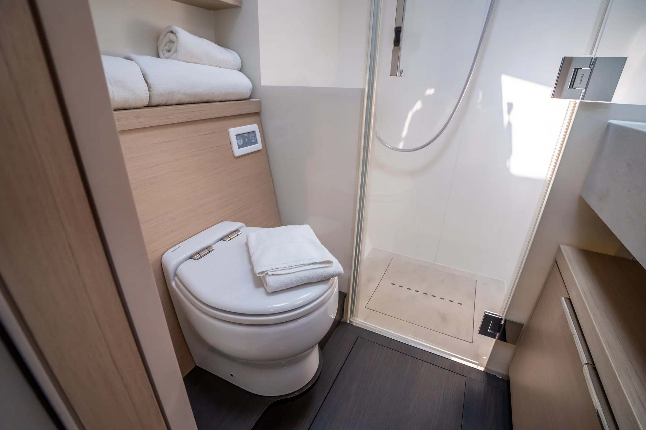 Lagoon 55 (SAILUXE - Strafico) Toilet - 11