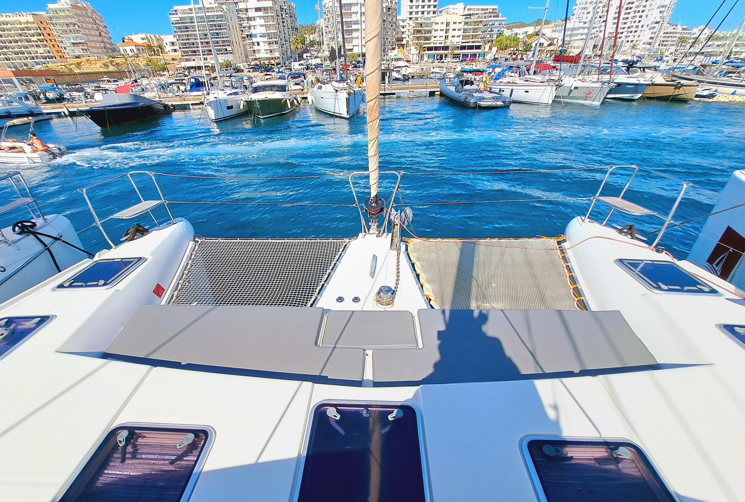 Photo #9 - LAGOON 421 (THE MOB) in Sant Antoni de Portmany - 25210