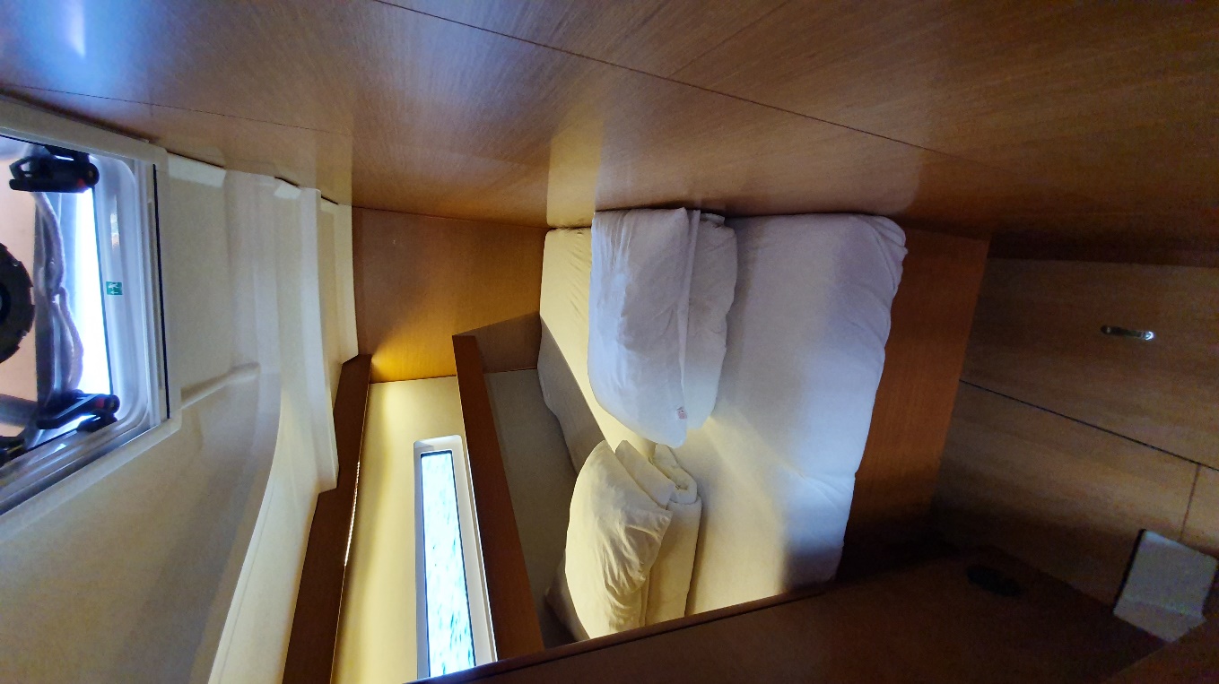 Photo #11 - Sun Odyssey 440 (XOXO) in Pomer - 12549