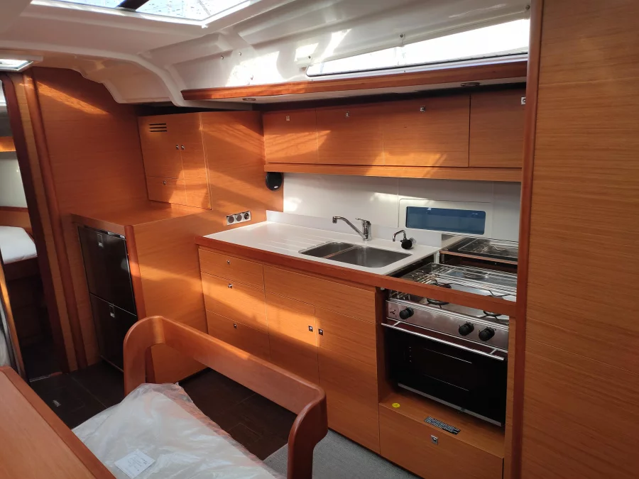 Dufour 430 Grand Large (Malime) Interior image - 2