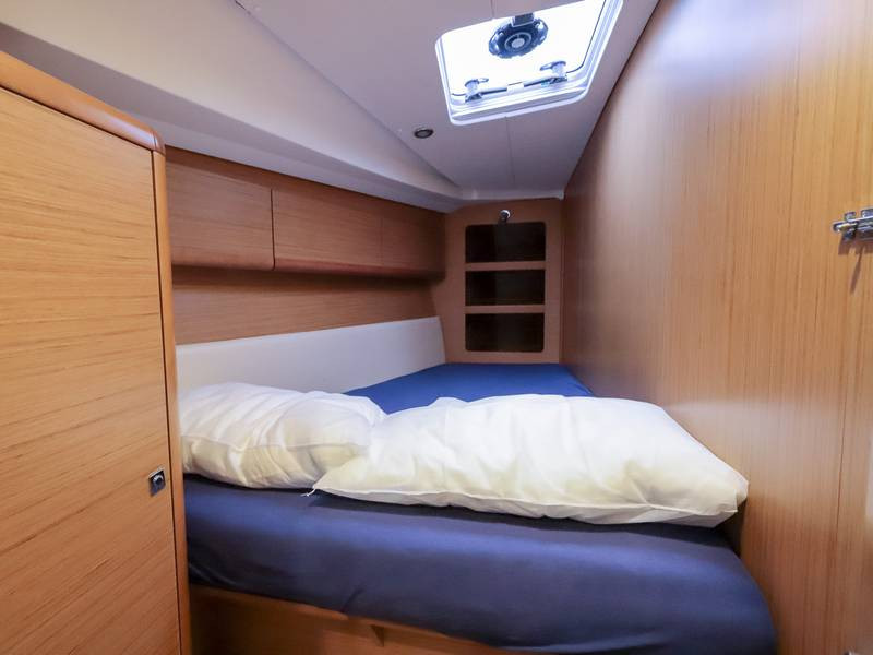 Photo #5 - Sun Odyssey 44 i (OCEANIA) in Salivoli - 12664
