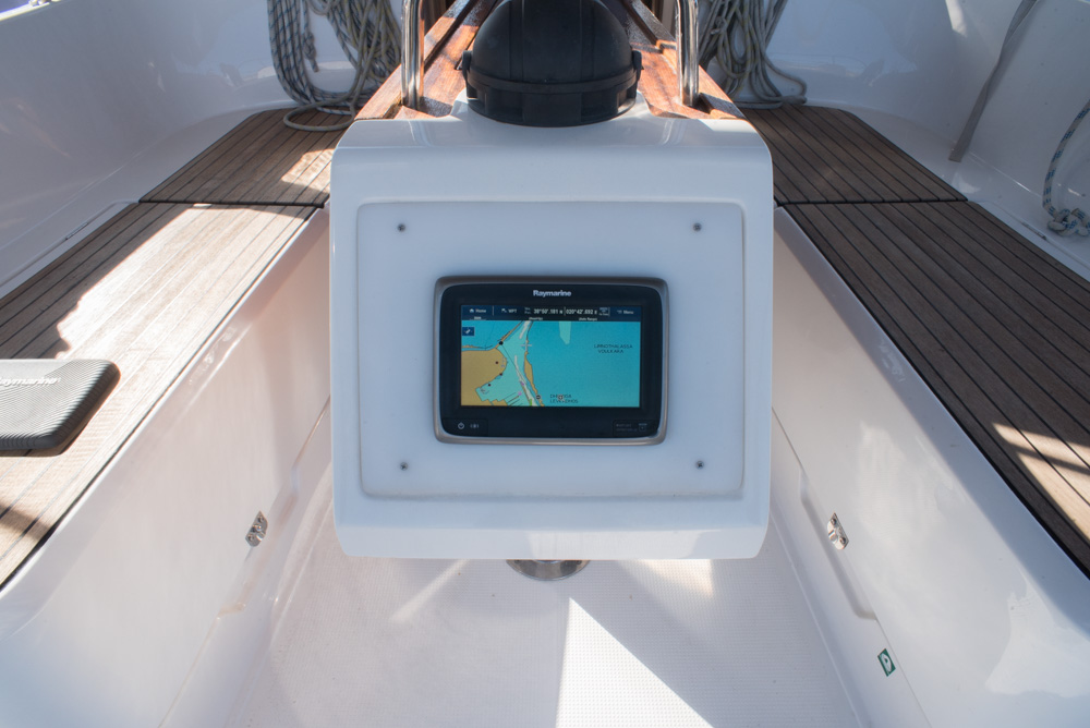 Photo #5 - Bavaria Cruiser 37 (TAKIS II) in Lefkada - 3868