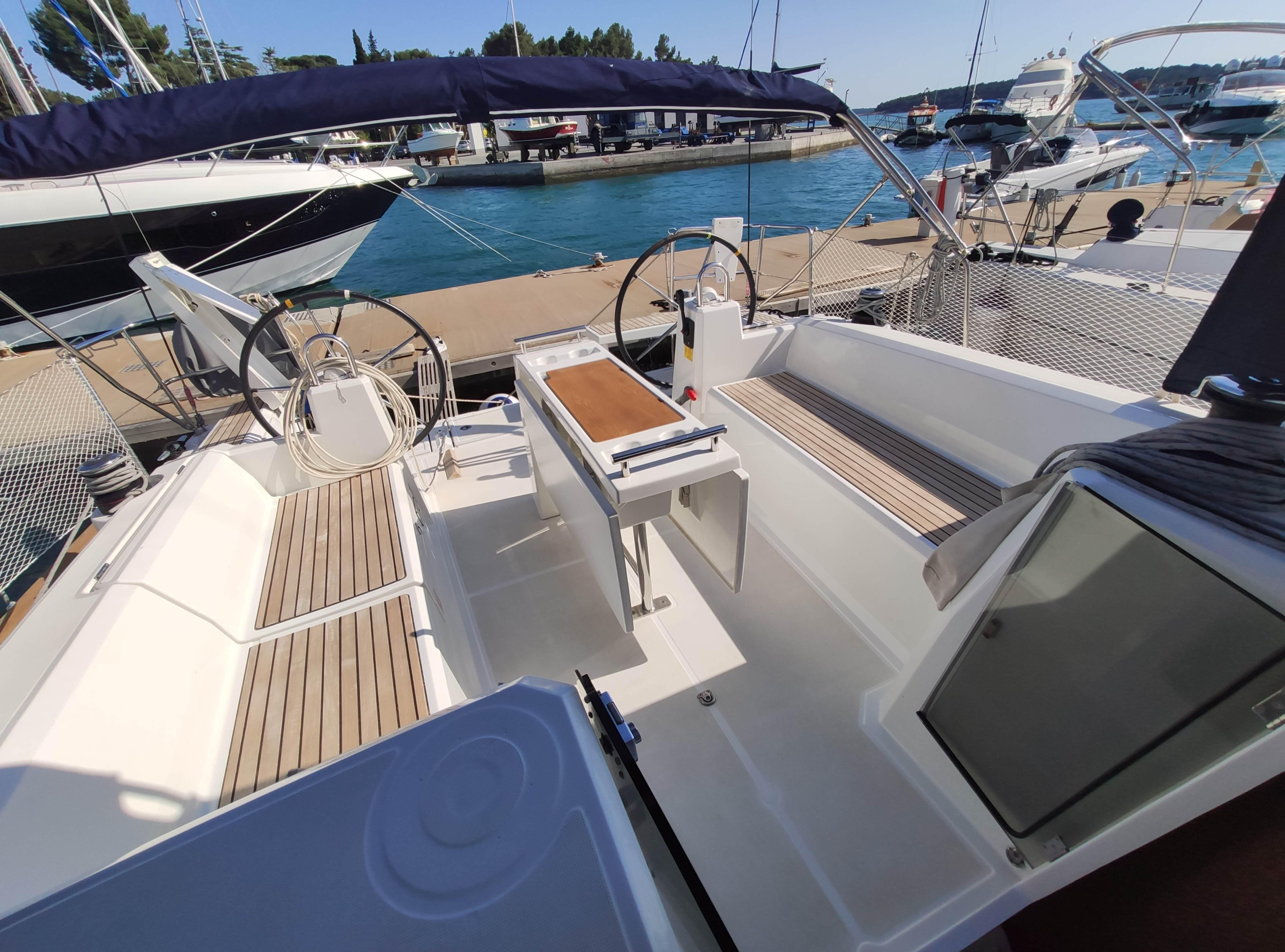 Photo #7 - Oceanis 38.1 (Citrea) in Krk - 8355