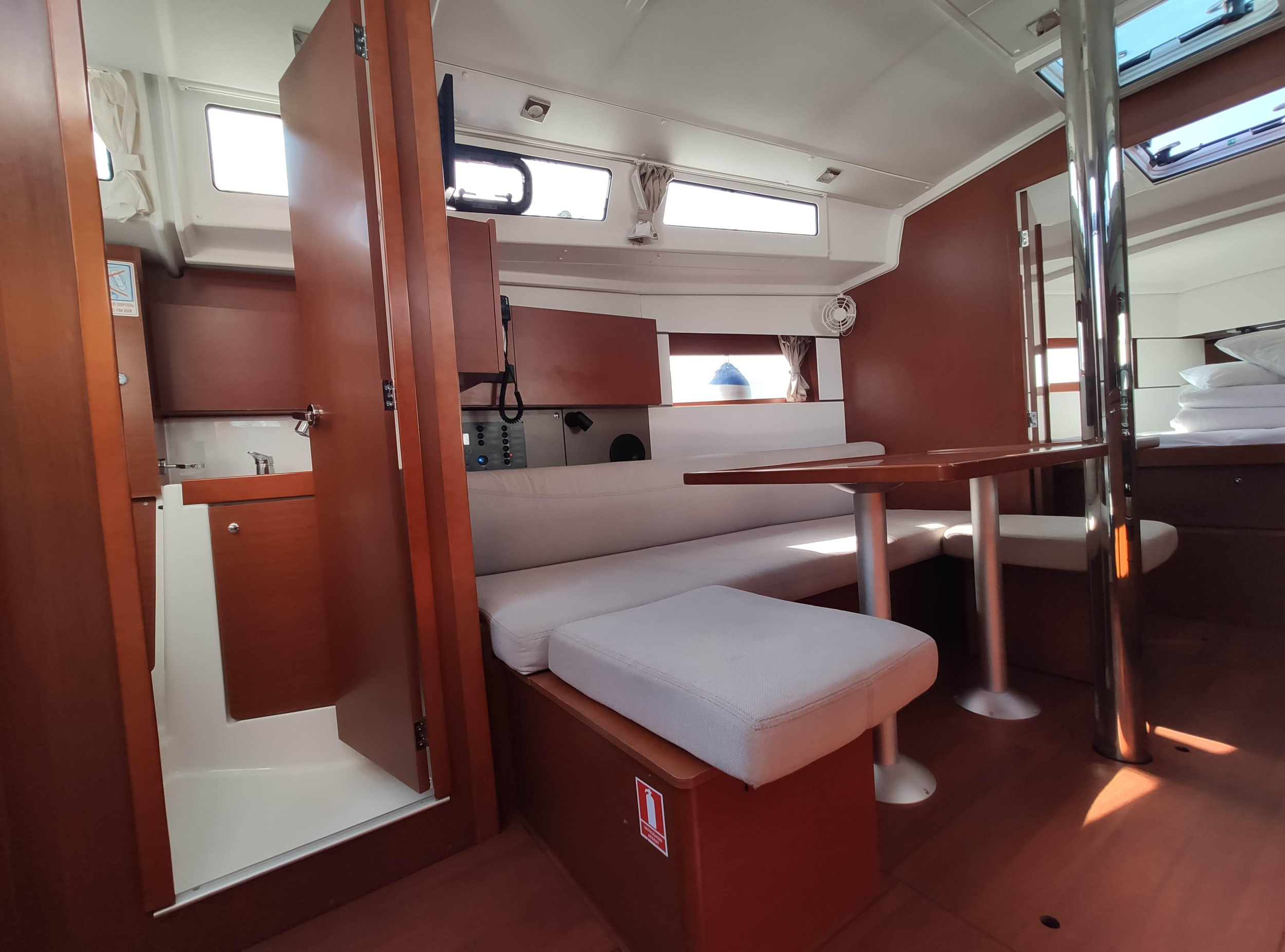 Photo #13 - Oceanis 38.1 (Citrea) in Krk - 8355