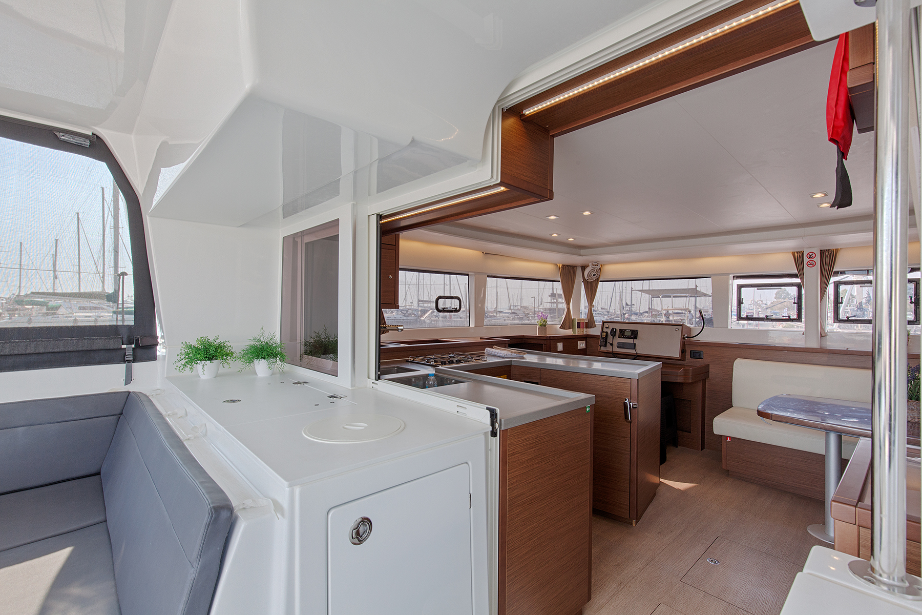 Photo #12 - Lagoon 450 Flybridge (Smile) en Athènes - 9496