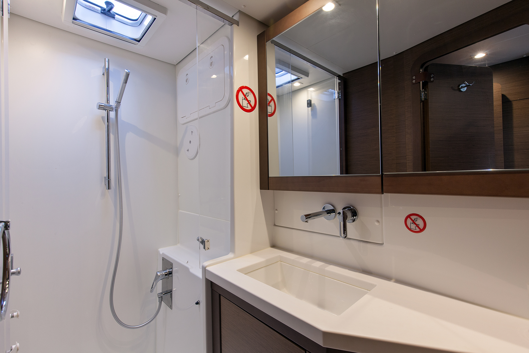 Photo #8 - Lagoon 450 Flybridge (Smile) en Athènes - 9496