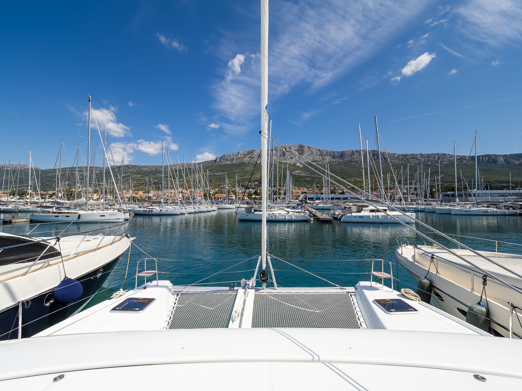Photo #11 - Lagoon 42 (LA PERLA (WITH AC& OWNER VERSION)) in Kastela - 9191