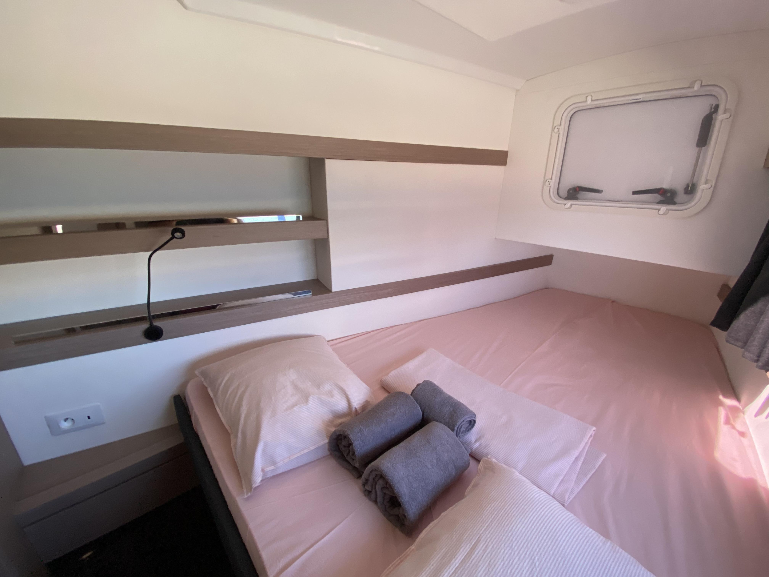 Photo #24 - Isla 40 (Foutaine Pajot ISLA 40) in Portimao - 16165