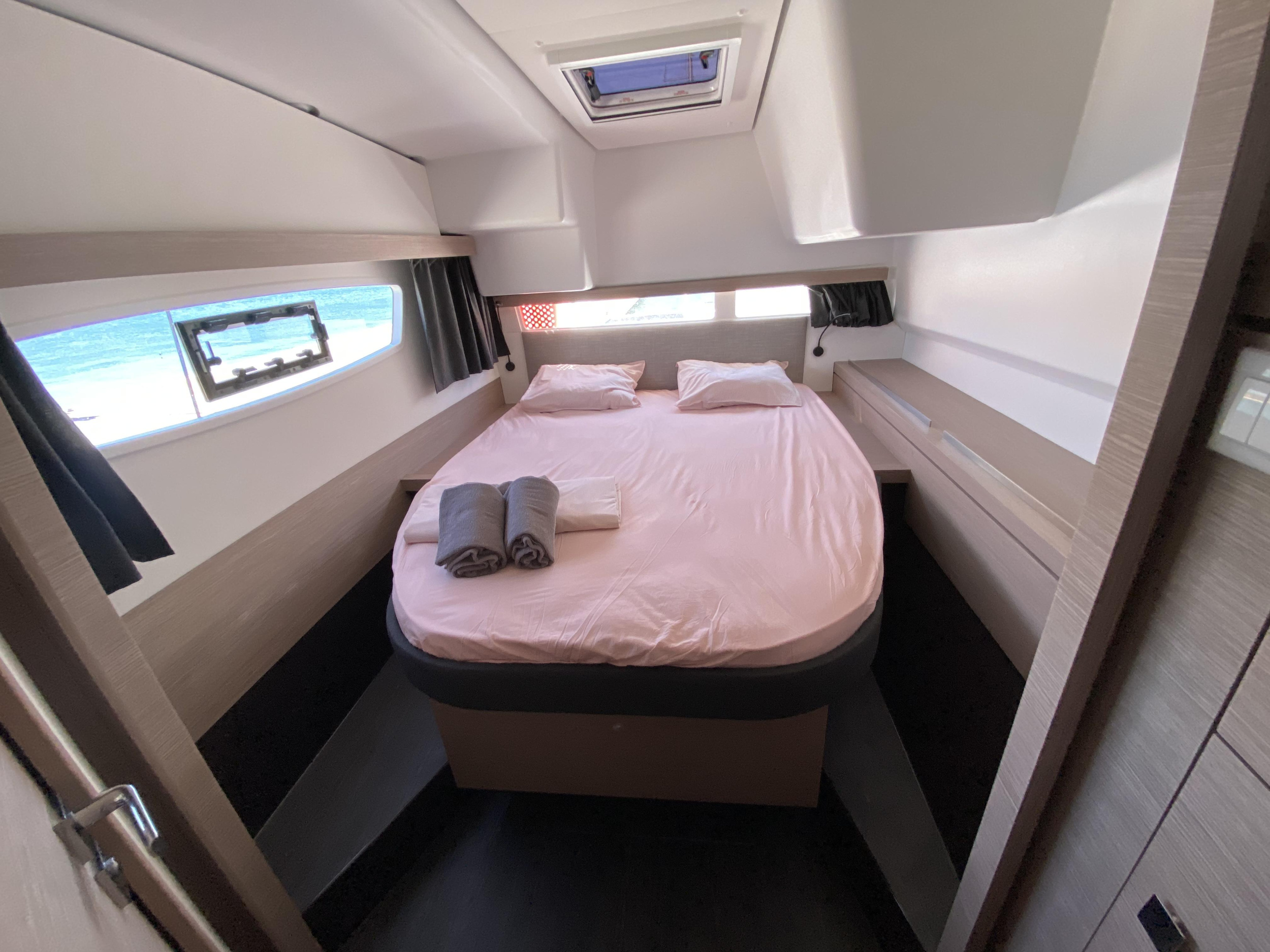 Photo #19 - Isla 40 (Foutaine Pajot ISLA 40) in Portimao - 16165