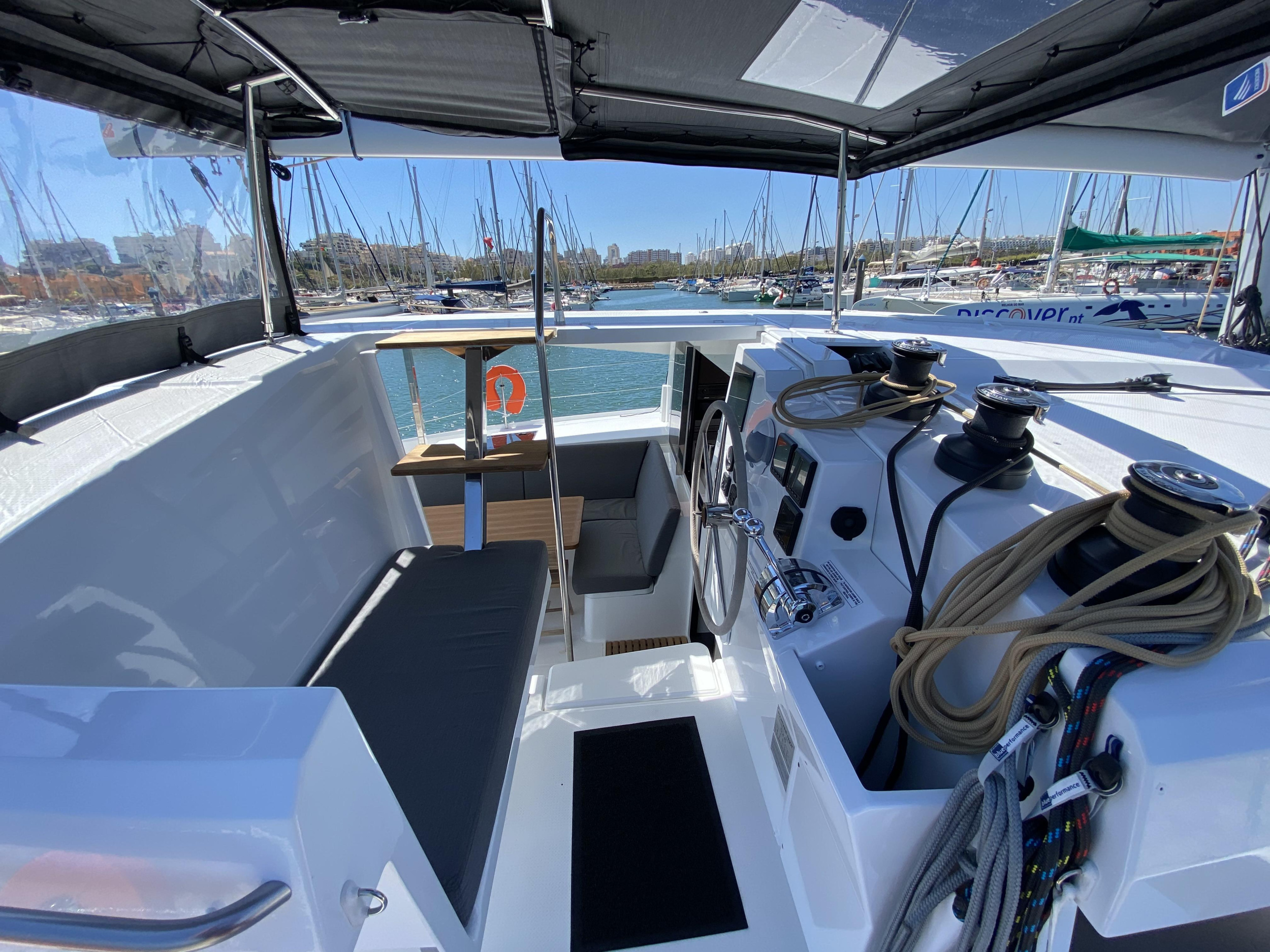 Photo #23 - Isla 40 (Foutaine Pajot ISLA 40) in Portimao - 16165