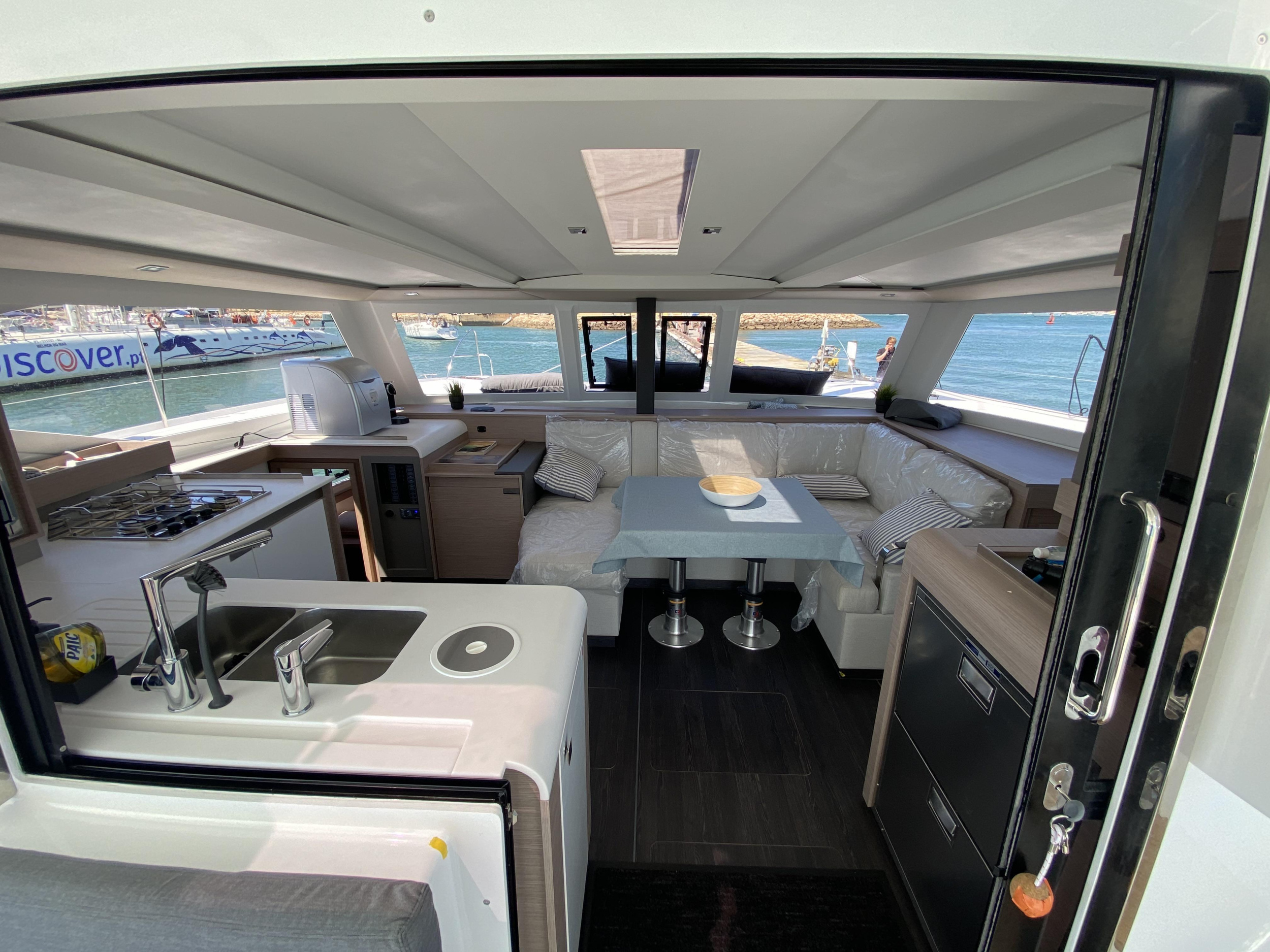 Photo #21 - Isla 40 (Foutaine Pajot ISLA 40) in Portimao - 16165