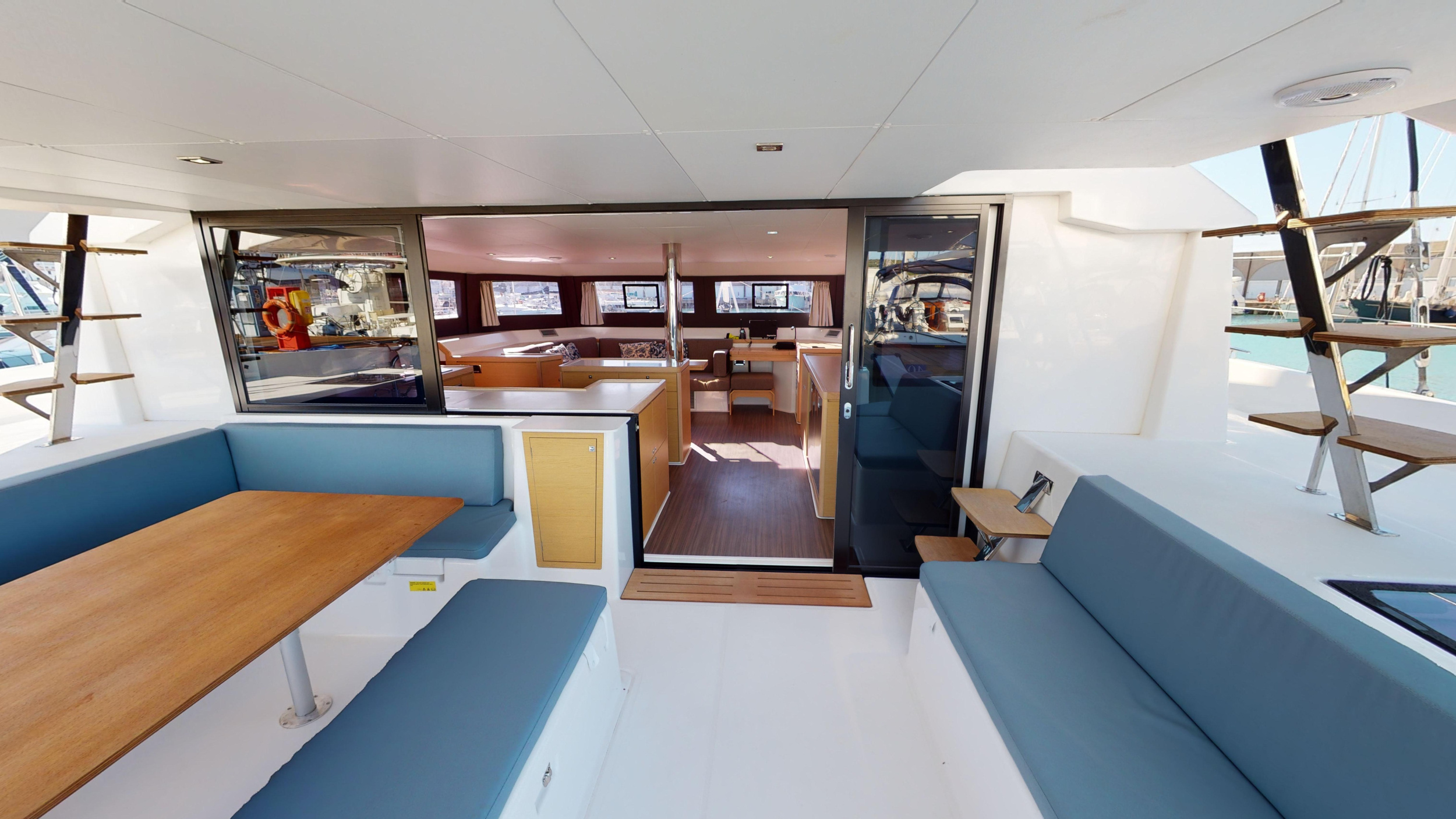 Photo #4 - Dufour Catamaran 48 4c+5h (Vittoria) en Nea Moudania - 15806