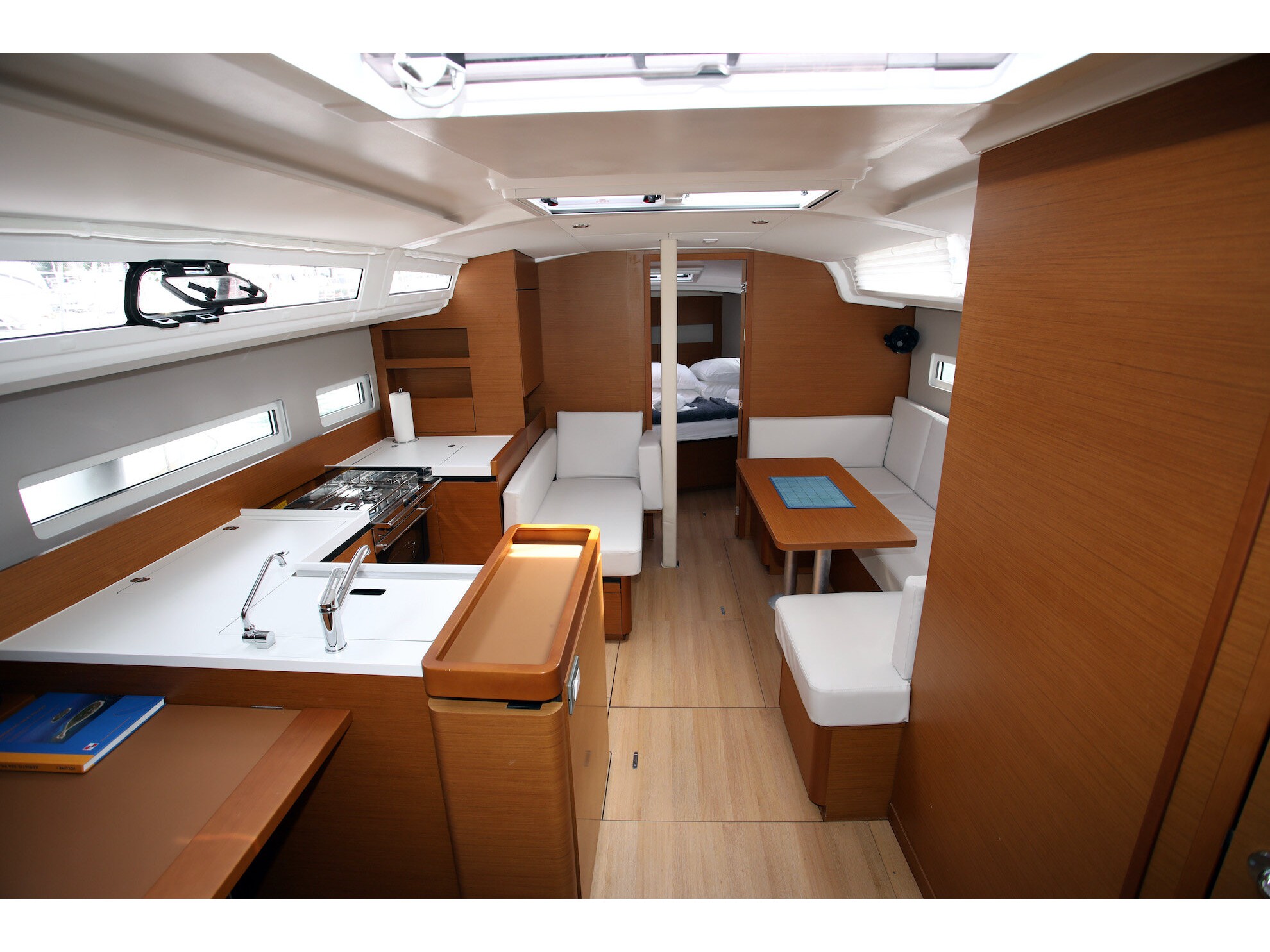 Photo #3 - Sun Odyssey 410 (Deba) in Pula - 12497