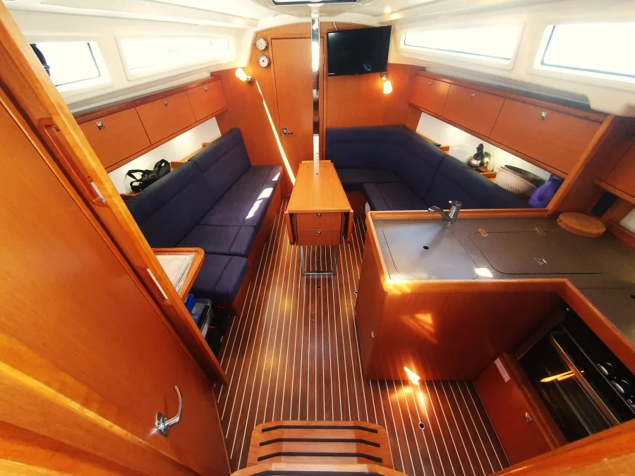 Bavaria Cruiser 34 (Baltazar) Interior image - 2