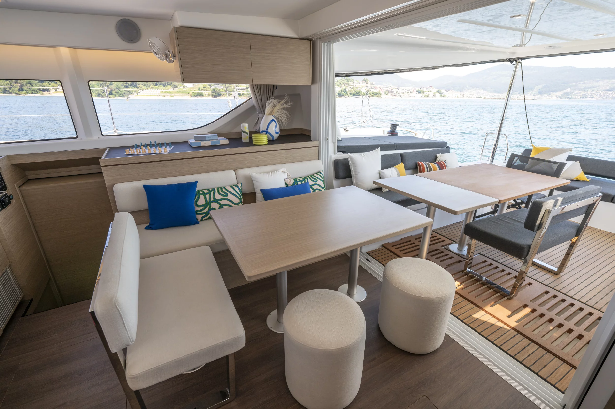 Lagoon 43 (Aurora Blue - Premium line)  - 8