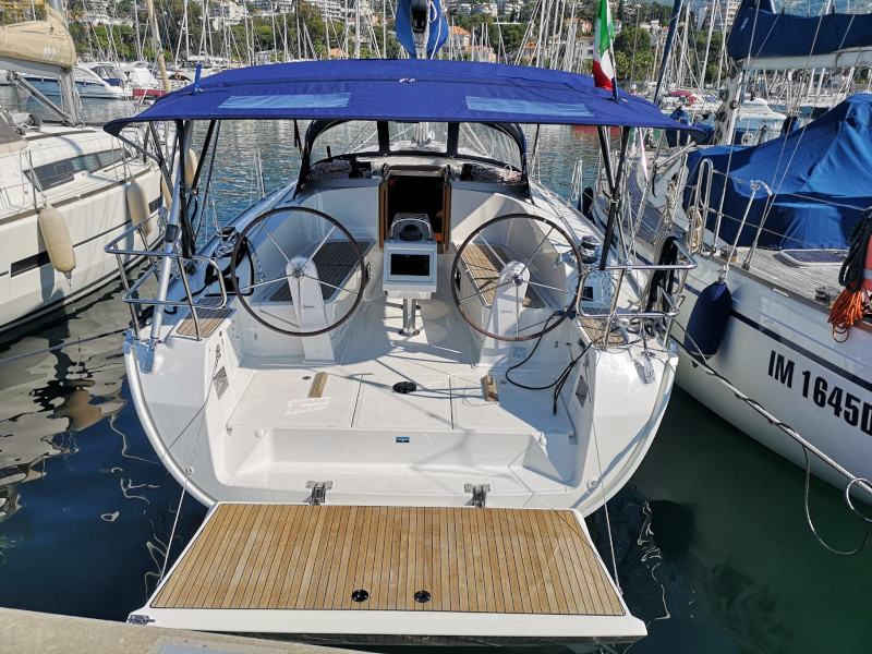 Photo #9 - Bavaria 41 Cruiser (Carlotta) in Vibo Marina - 12954