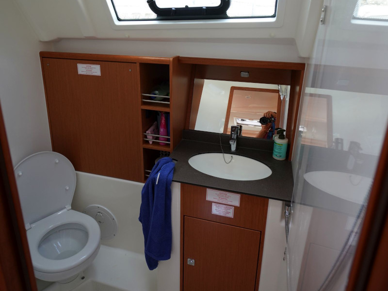 Photo #4 - Bavaria 41 Cruiser (Carlotta) in Vibo Marina - 12954
