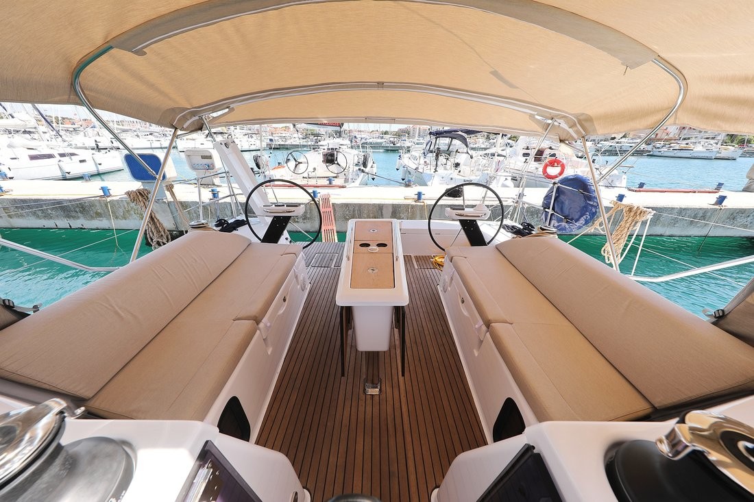 Photo #28 - Dufour 430 (GOSAILING) in Lefkada - 16782