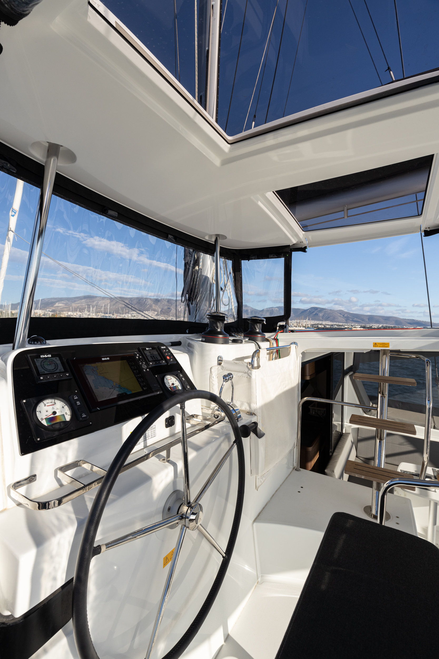 Photo #5 - Lagoon 42 (Notorious |, Gen, Watermaker, 12 pax) en Athènes - 10633