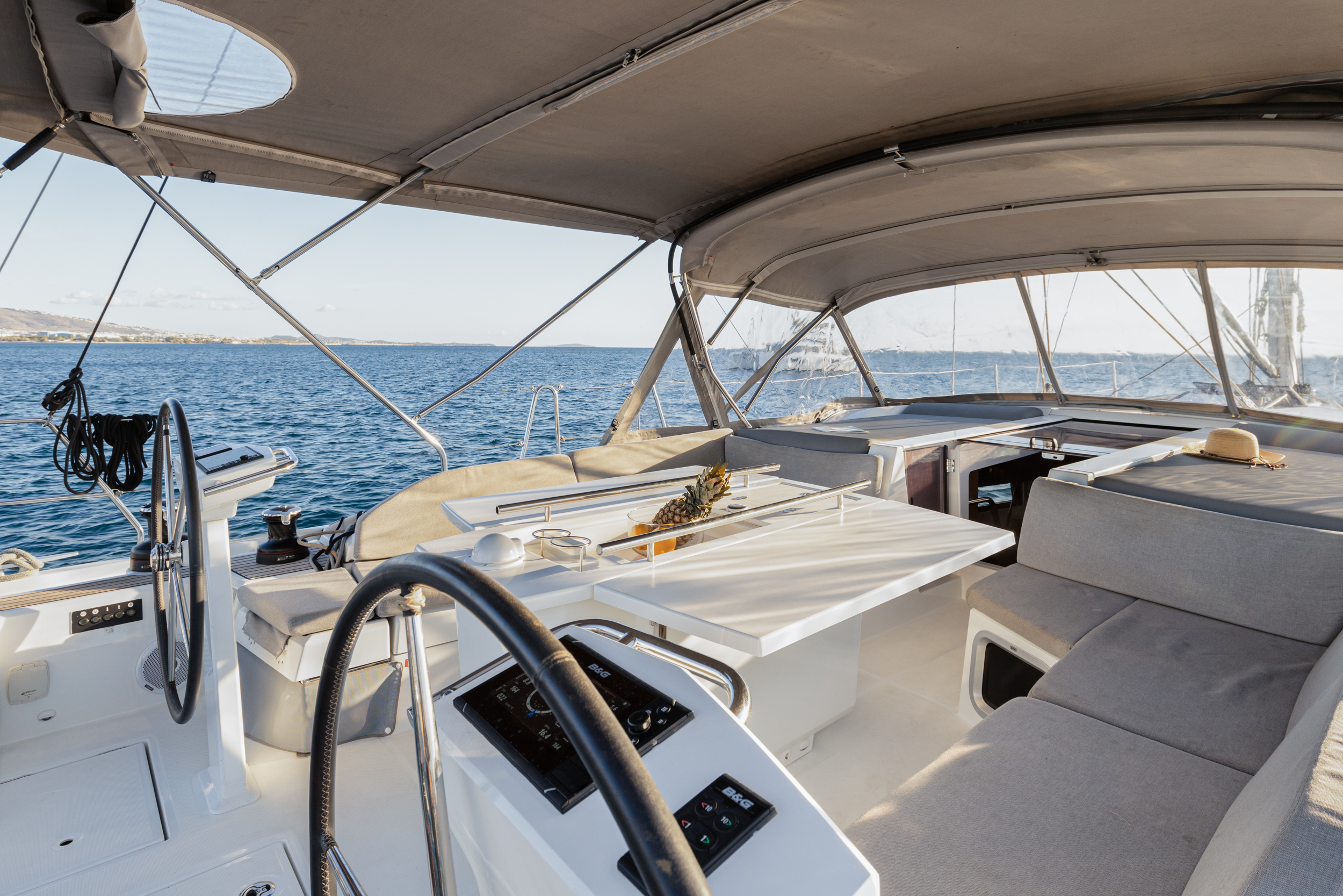 Photo #13 - Oceanis 51.1 (Viennastar |, Gen, , 12 pax) en Athènes - 9868
