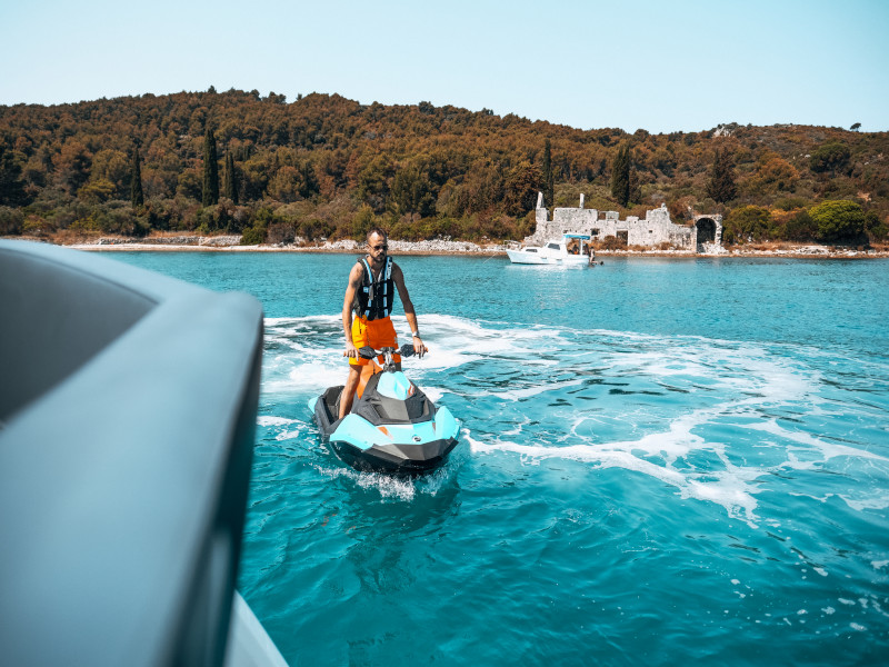 Photo #7 - Bavaria R40 FLY (Borimir) en Trogir - 8035