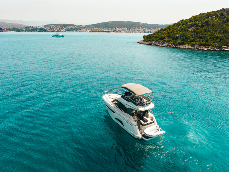 Photo #6 - Bavaria R40 FLY (Borimir) en Trogir - 8035