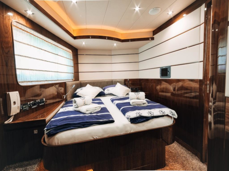 Photo #12 - Elegance 60 Fly (Lifestyle 1) in Drage - 8109