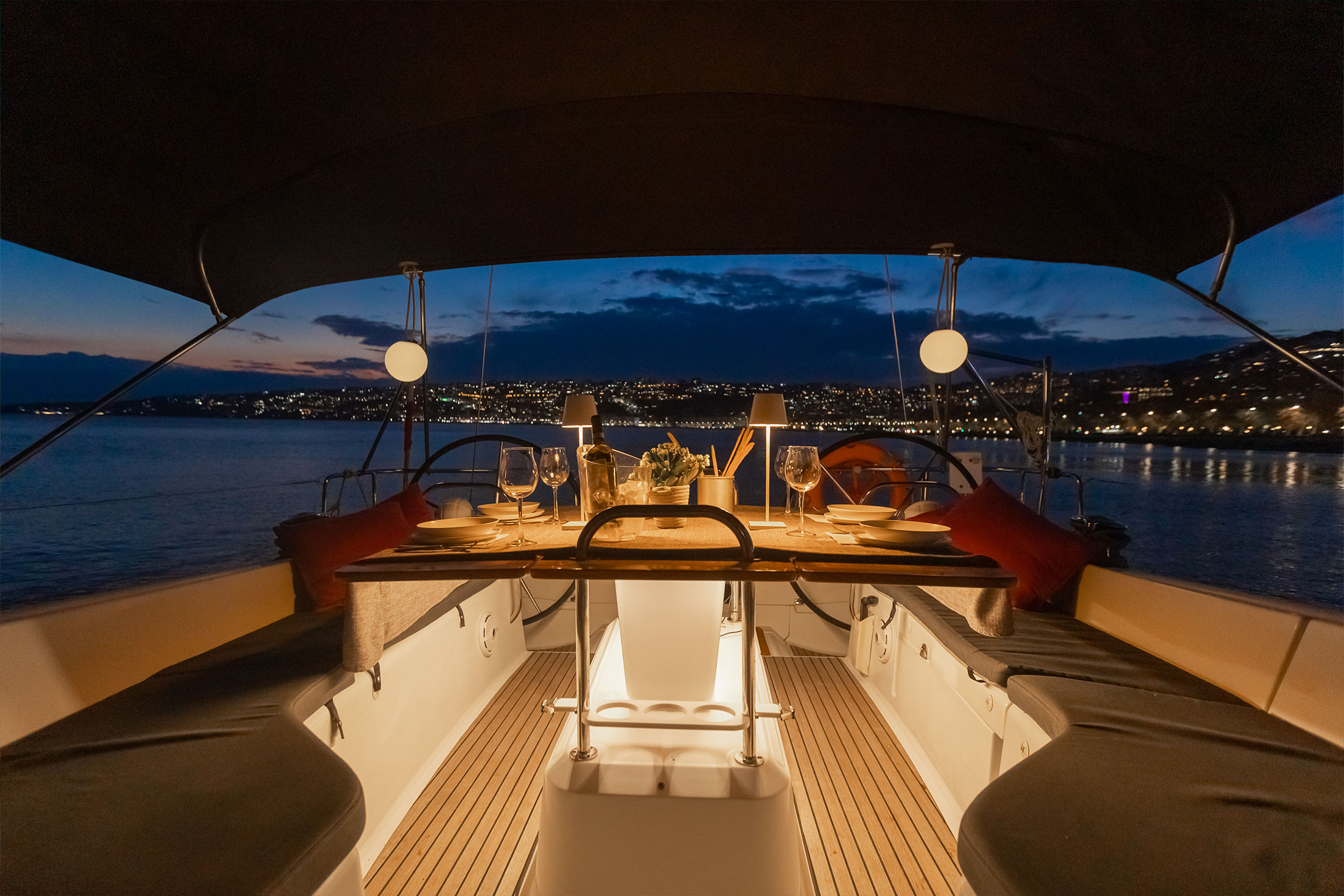 Photo #19 - Jeanneau 53 (Melpomene) en Naples - 16973