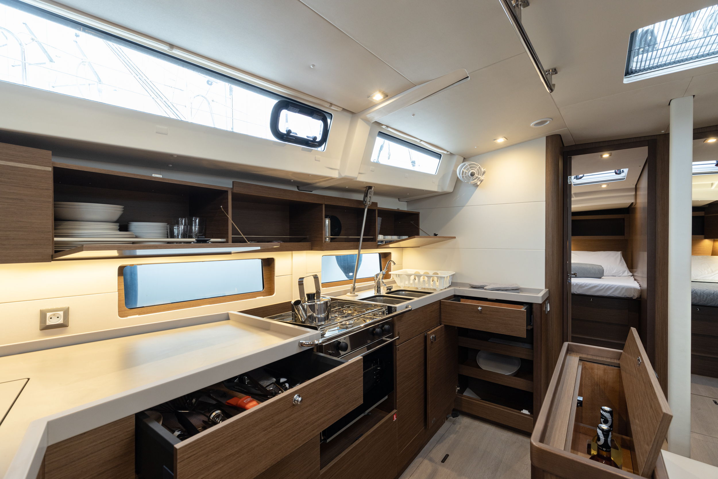 Photo #7 - Oceanis 46.1 (Vienna Princess | Bow Thruster, Solar Panel, 12 pax) in Preveza - 10646