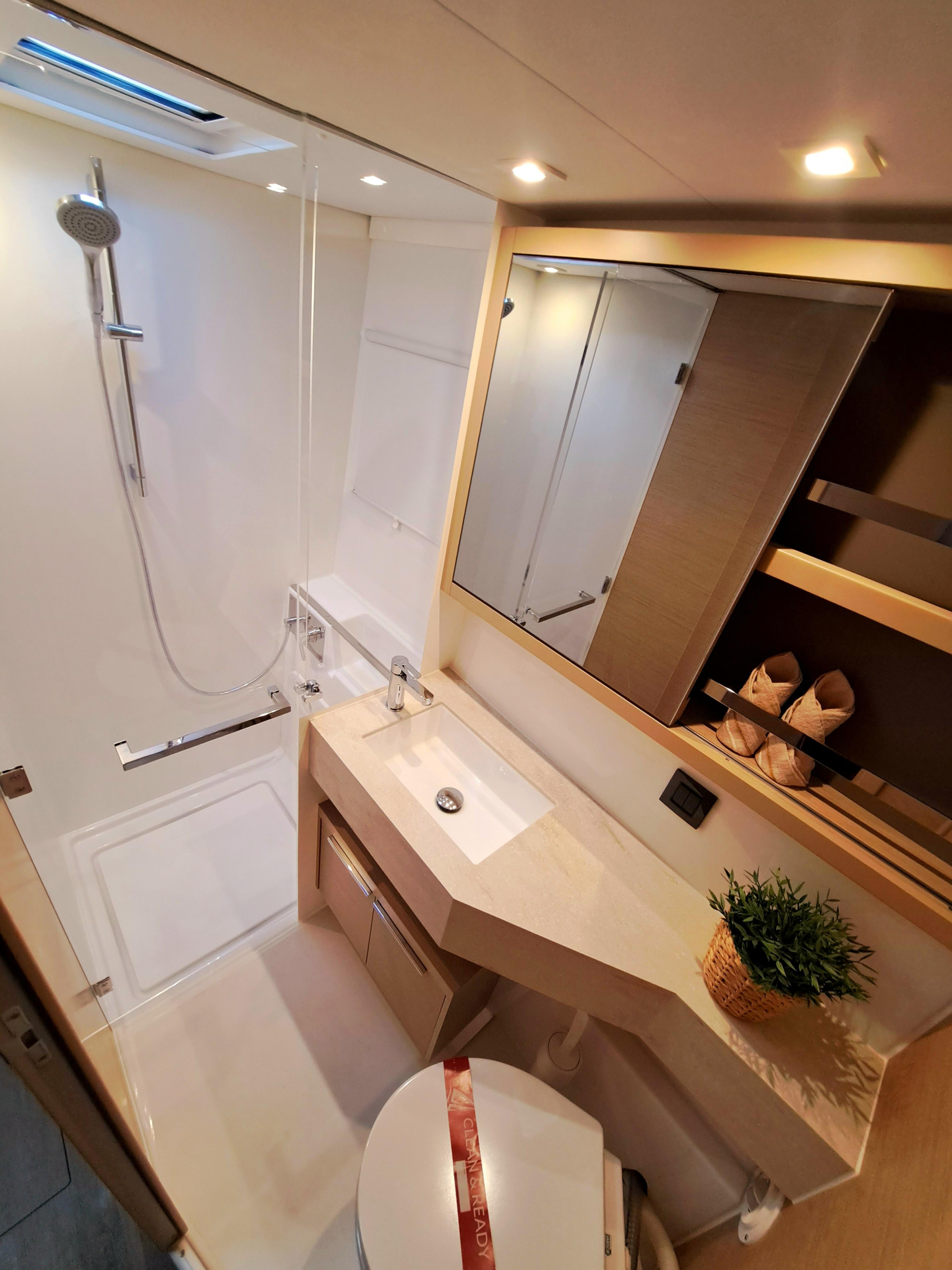 Photo #20 - LAGOON 46 / 4 CABINS (SILVER ELLI) in Sant Antoni de Portmany - 13219