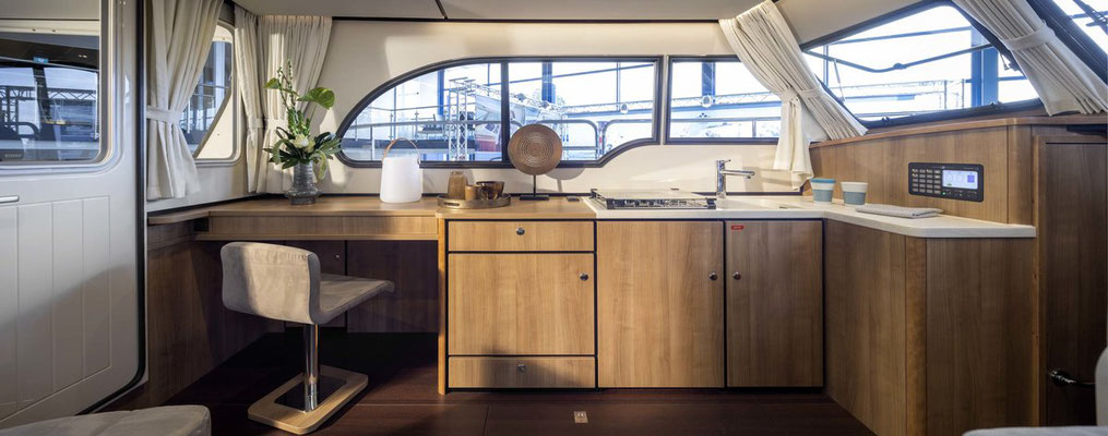 Photo #7 - Linssen Grand Sturdy 35.0 Sedan Intero (La Gourmandise) in Le Landeron - 17974