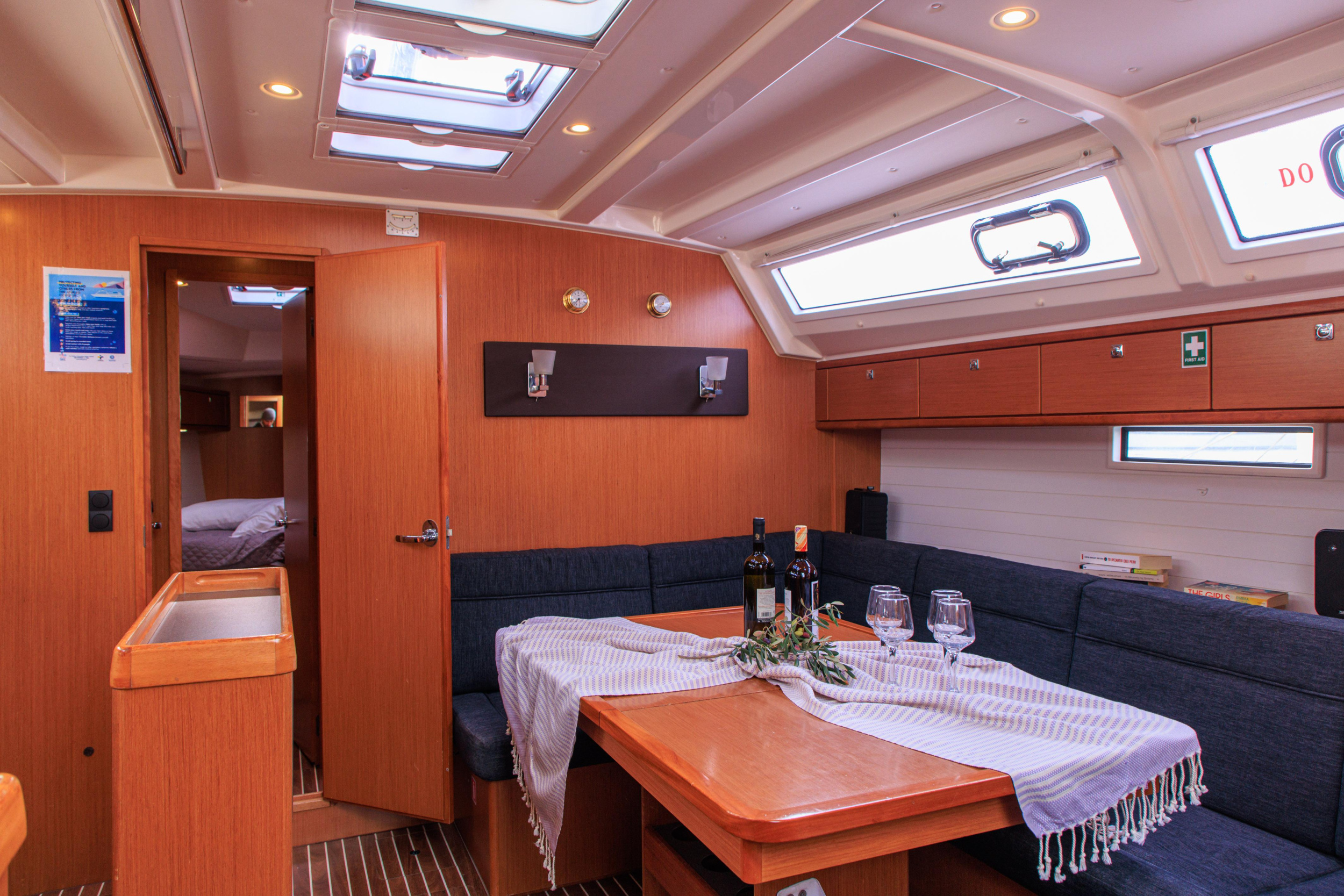 Photo #5 - Bavaria Cruiser 46 (Kyveli) en Atenas - 15329