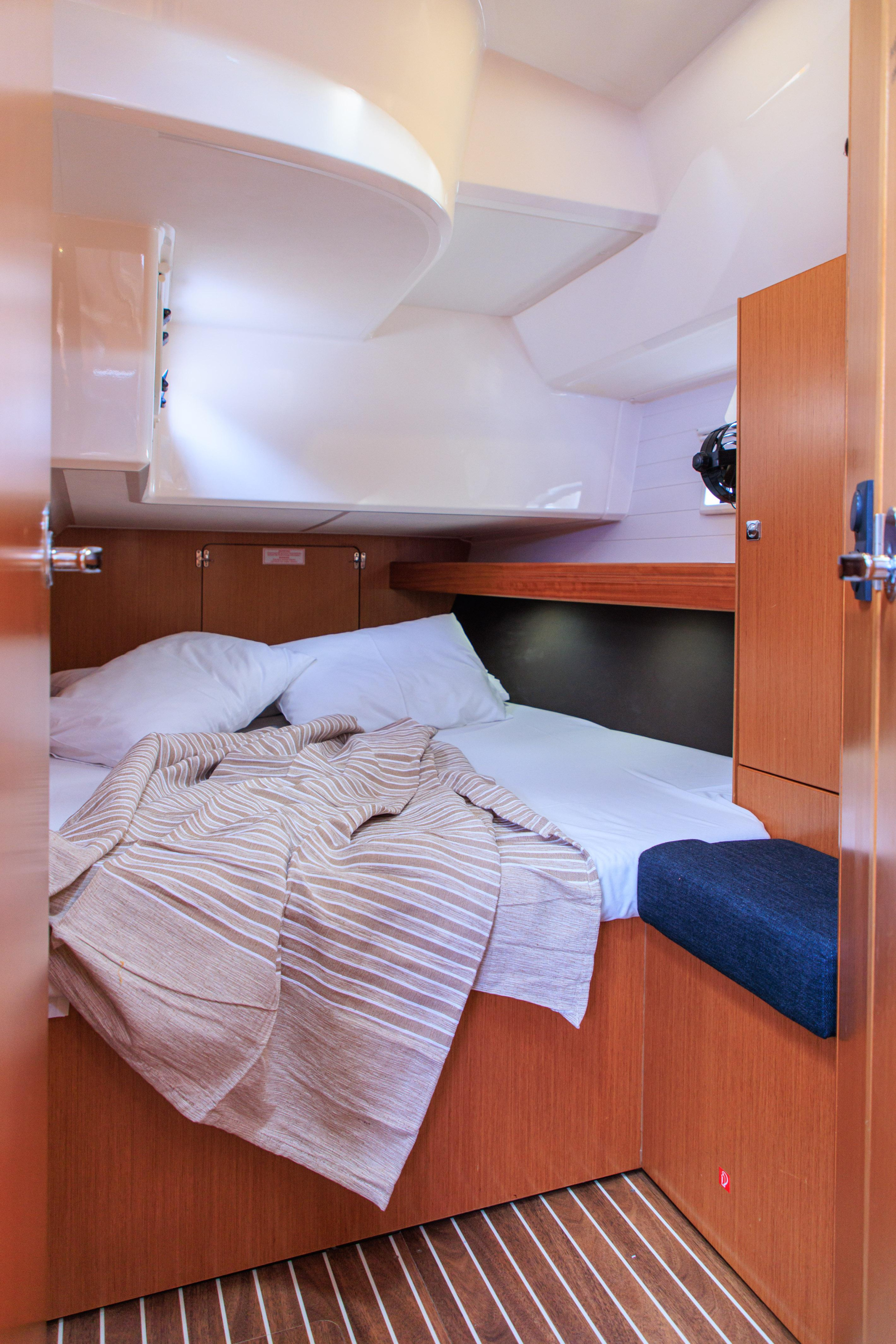 Photo #14 - Bavaria Cruiser 46 (Kyveli) en Atenas - 15329