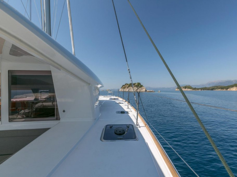 Photo #7 - Lagoon 400 S2 (Armonia) in Paleros - 11674