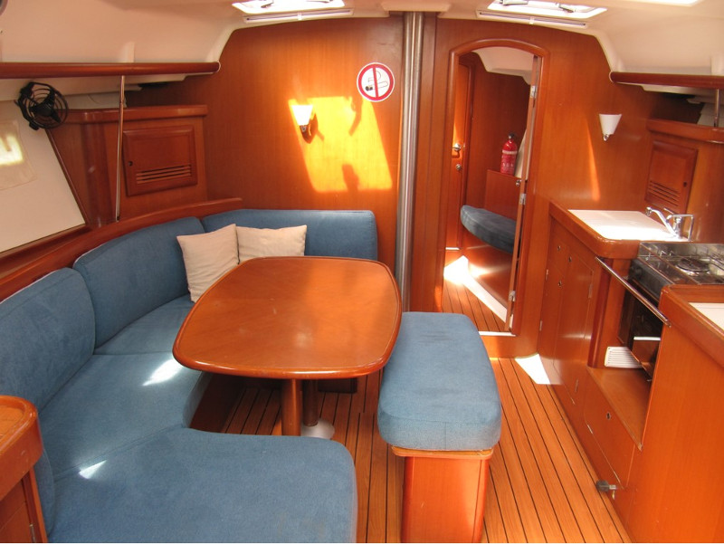 Photo #9 - Oceanis 393 Clipper (Mare) in Vinisce - 11010