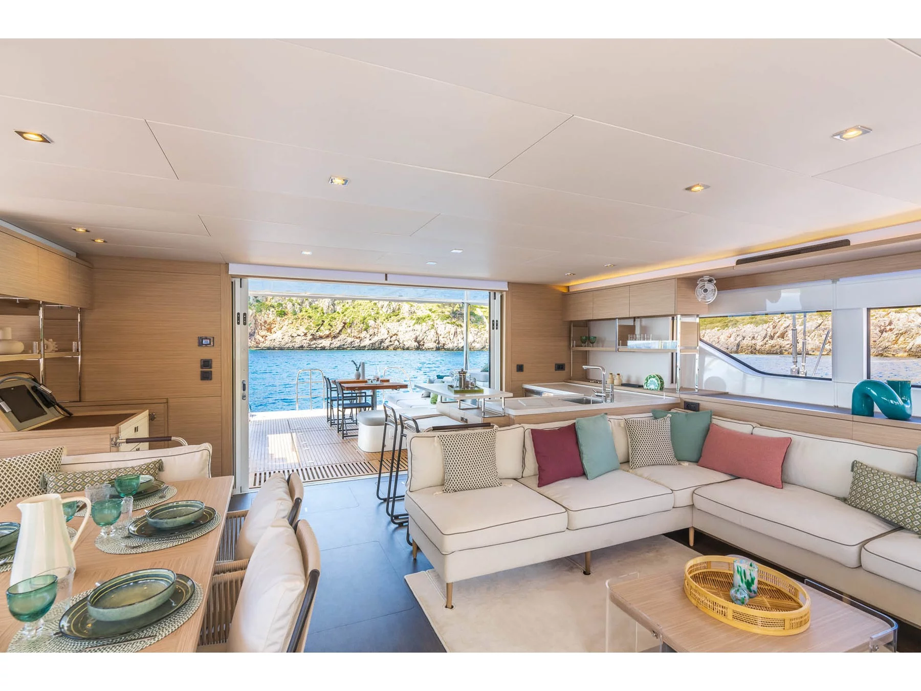Lagoon 60 (SAILUXE - Pac-one) Interior image - 1