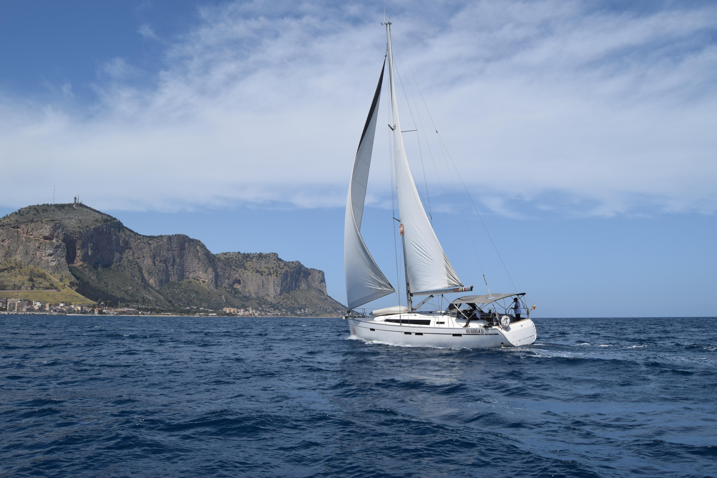Photo #5 - Bavaria Cruiser 46 (8+2 berths) (Annù) en Palermo - 9753