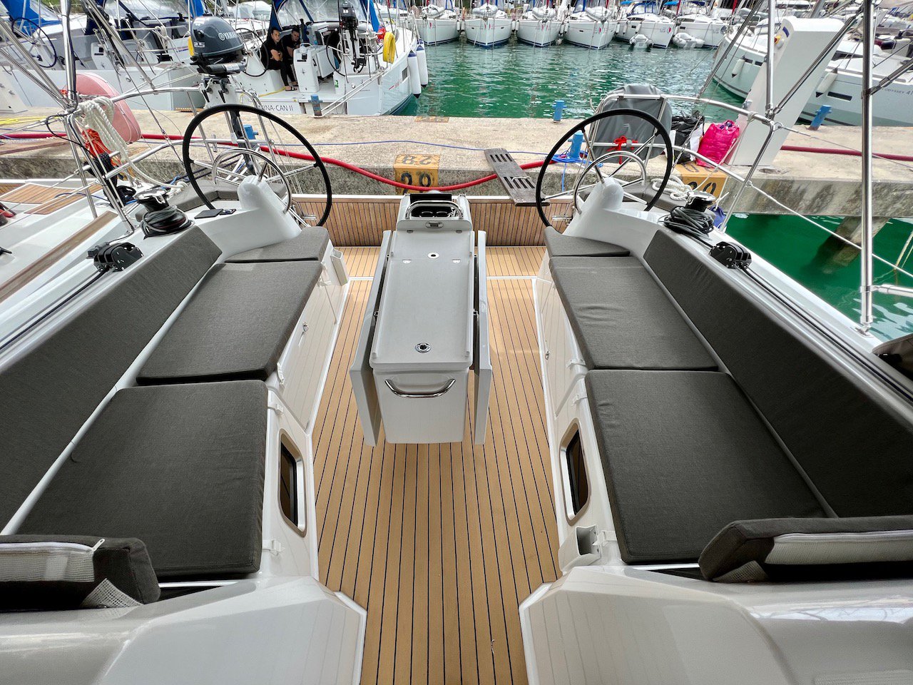 Photo #4 - Sun Odyssey 410 (Thalia) in Pula - 13448