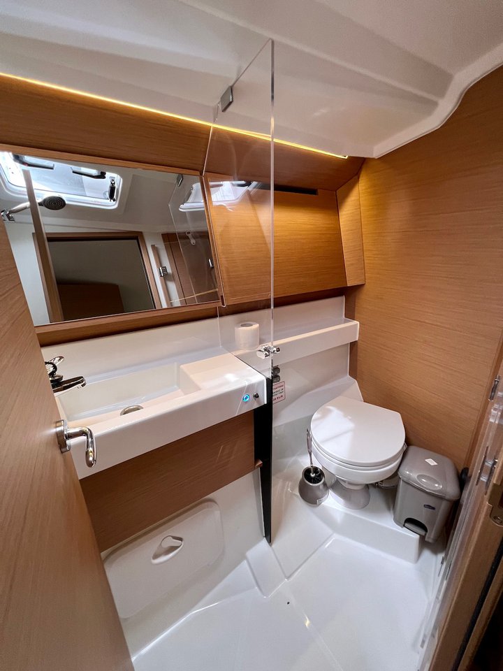 Photo #6 - Sun Odyssey 410 (Thalia) in Pula - 13448