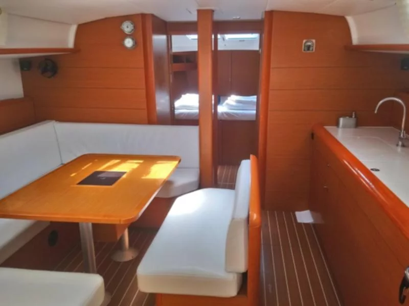 Sun Odyssey 479 (Guinness  - 4 electric WC - new sails 2022) Interior image - 8