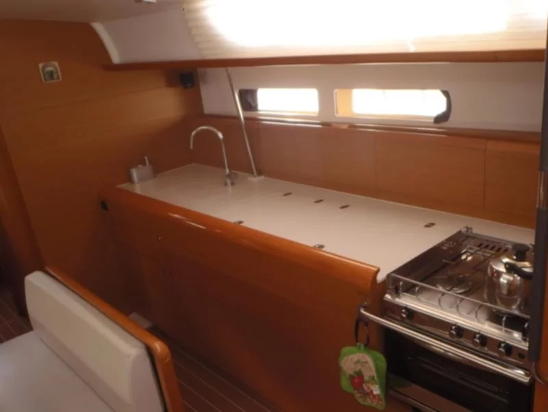 Sun Odyssey 479 (Guinness  - 4 electric WC - new sails 2022)  - 14