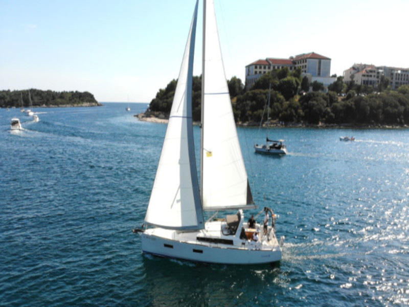 Photo #9 - Oceanis 38 (Olli) en Pula - 9122