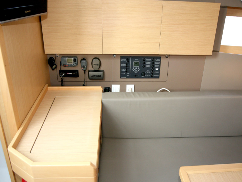 Photo #17 - Oceanis 38 (Olli) en Pula - 9122