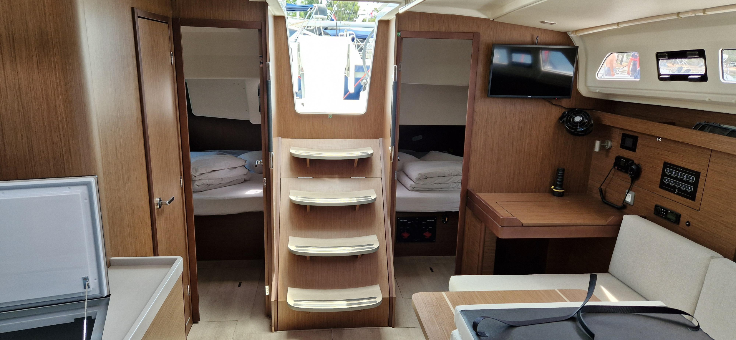 Photo #5 - Oceanis 40.1 (Sali) in Krk - 13548