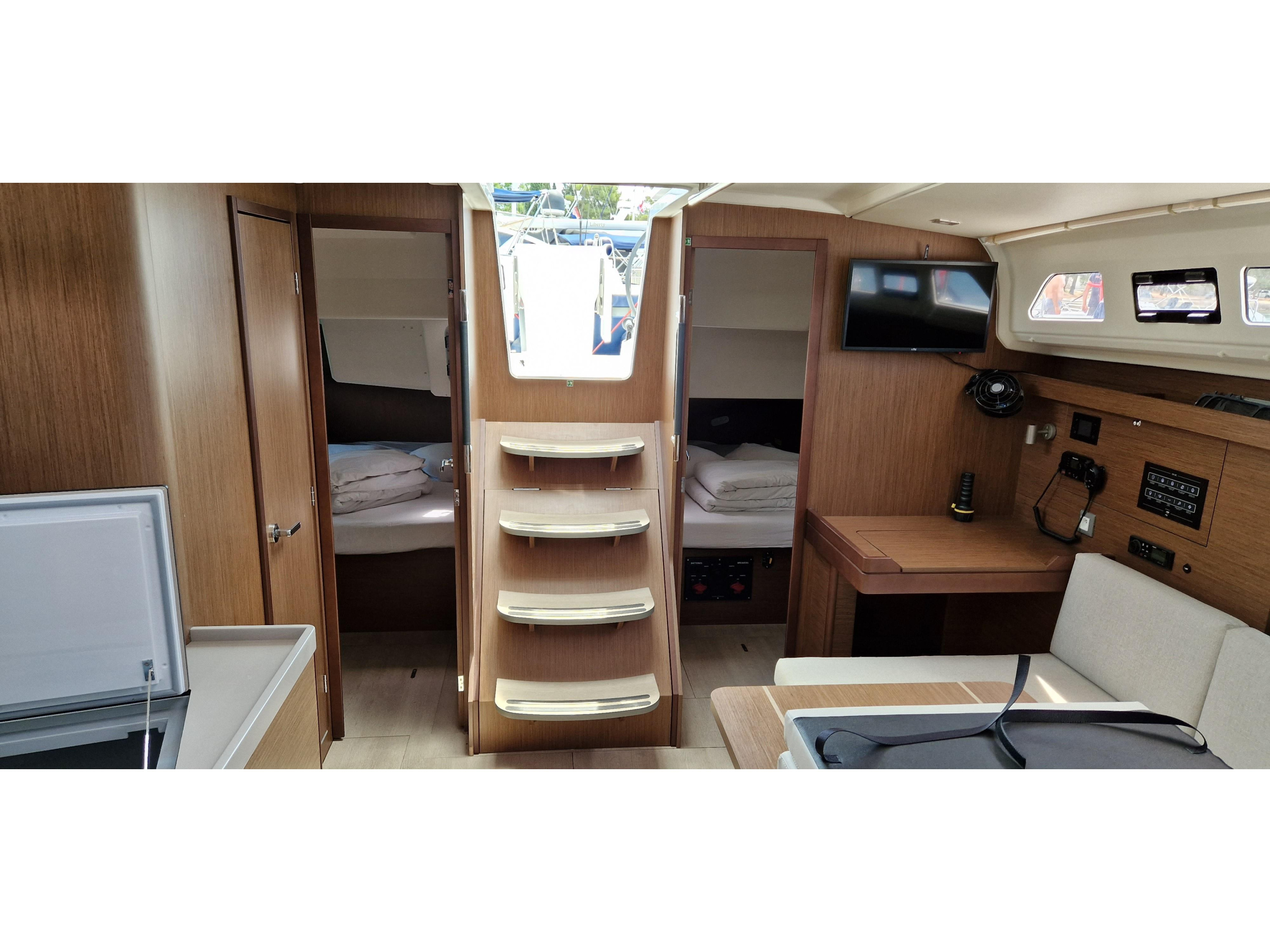 Photo #6 - Oceanis 40.1 (Sali) in Krk - 13548