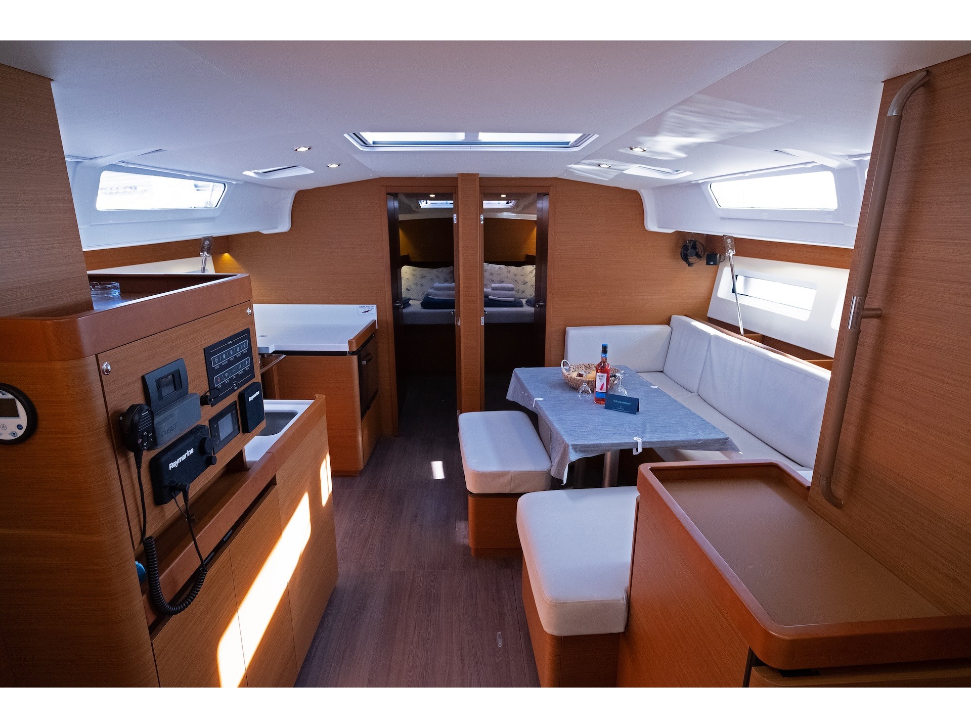Photo #3 - Sun Odyssey 490 "LUXE" (Mystic Kiss) en Split - 13778