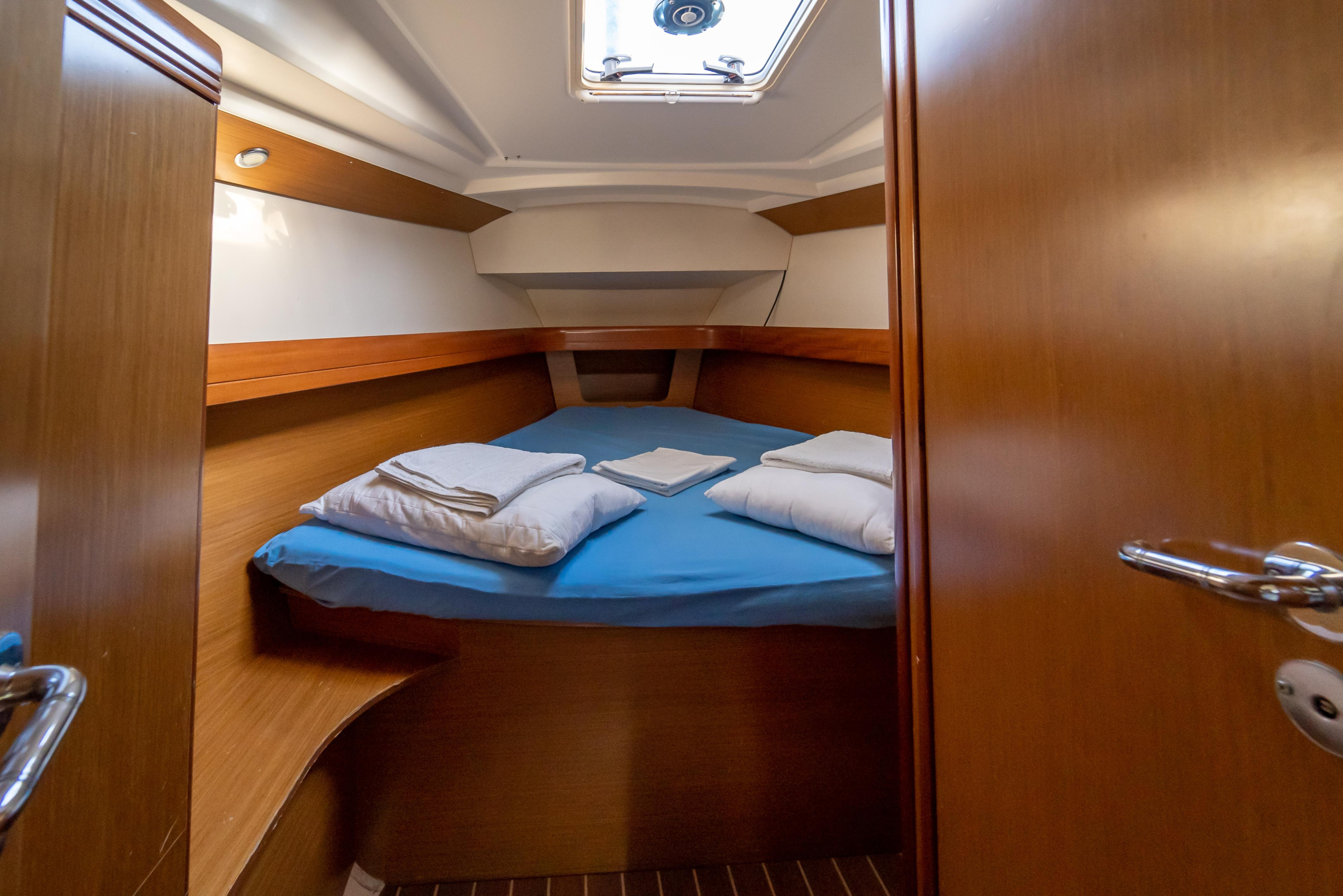 Photo #12 - Sun Odyssey 42i (Mesogeios) in Kavala - 12961